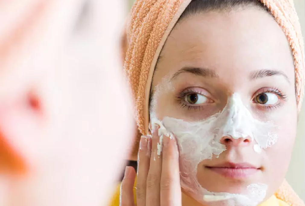 10 Simple DIY Face Scrub Best Exfoliating Scrub For Oily Skin Home Remedy - ReciBeauty