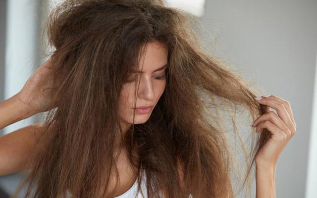 Coconut milk for dry hair