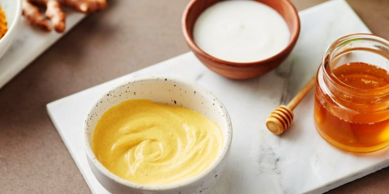 20 ways to use honey on face for smooth skin