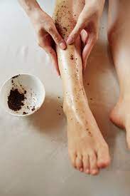 Exfoliating helps to remove dead skin cells and makes the surface of the skin look softer, smooth, vibrant, more polished, and healthy.