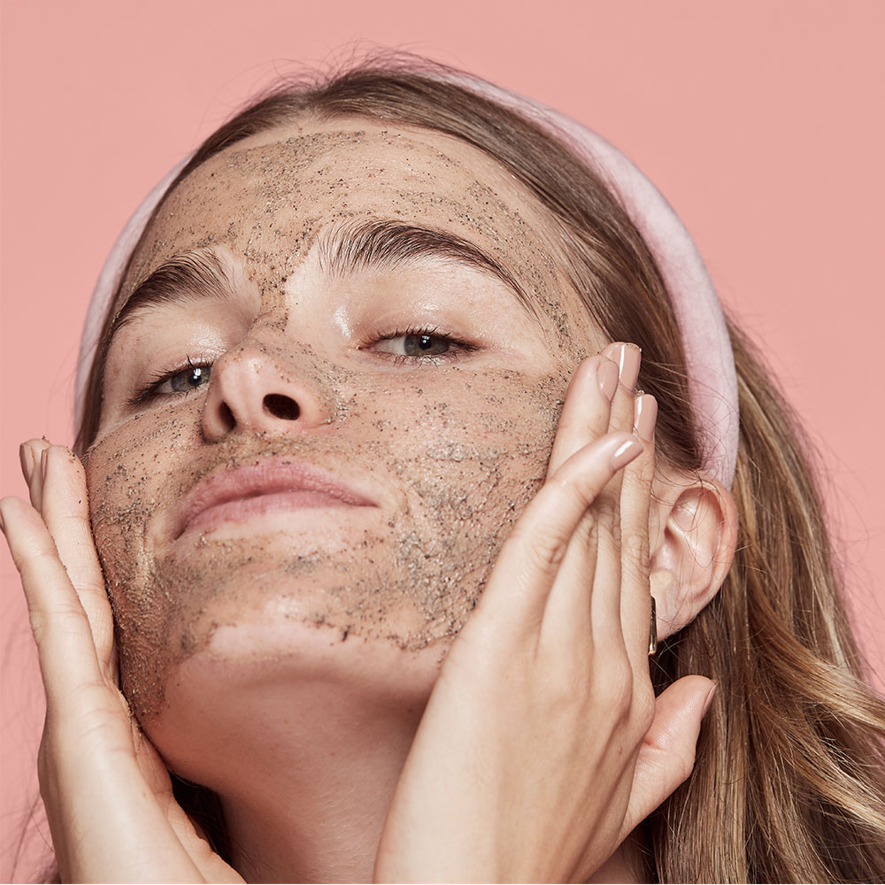 Exfoliation helps in removing dead skin cells that give an instant glow after homemade facial